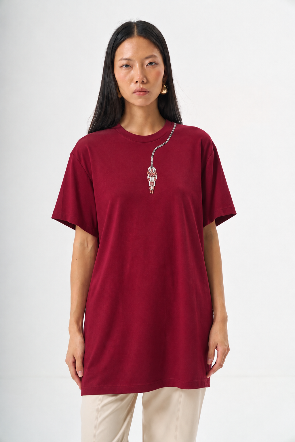 Yakası Taşlı Kısa Kol T-Shirt Bordo — Görsel 1
